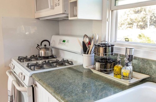Townsite Apartment | Clementine Crush, Unit 2 | Spacious Studio