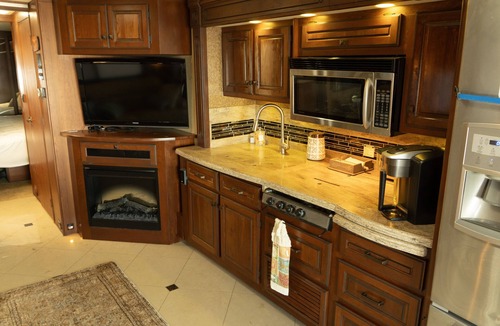 Pendleton House | Clemson Football Games! We have a beautiful class A coach that’s minutes away!