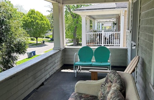 Cleveland Apartment | Cleveland Clinic, 7 minutes from: Rex2
