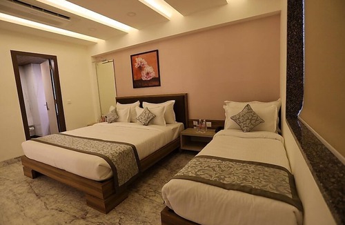 Sindhi Camp Hotel | Click Collection Jaipur