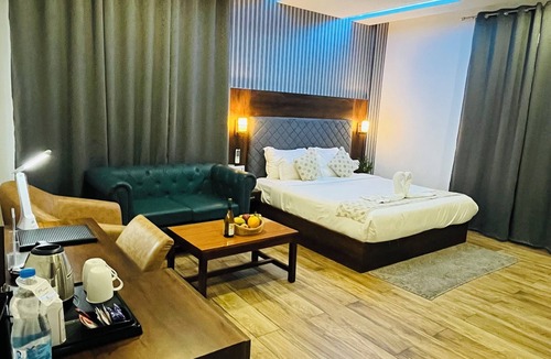 Sidhpur Hotel | Click Collection The Abode Dharamshala