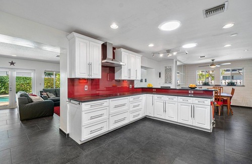 Lighthouse Point House | Click-for-FUN: -Beach Volleyball -Pop-a-Shot -Pool Table -BocceBall -Foosball+