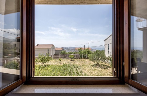 Mravince Apartment | Click Here - Get Promo Price By Inquiry - Apartments Nenna With 3 Bedrooms