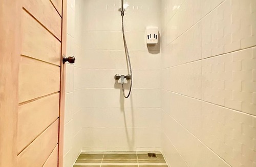Asoke Hostel | Click Hostel