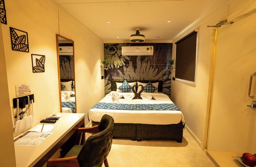 Mundra Bed & Breakfast | Click Hotel