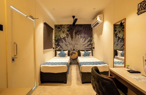 Mundra Bed & Breakfast | Click Hotel