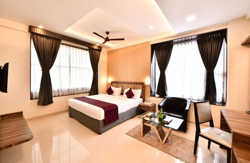 Rajgurunagar Hotel | Click Hotel Sagar Plaza Chakan, Pune