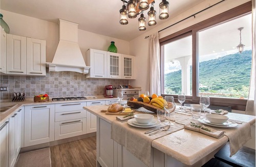 Alghero Villa | ClickSardegna Alghero Villa Flaminia, with independent swimming pool, SPA & Gym