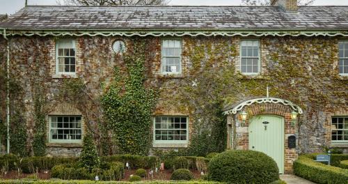 Ardclough Hotel | Cliff at Lyons