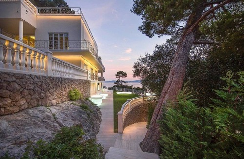 Cap d'Ail House | Cliff Edge Villa