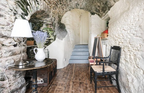Portloe Cottage | Cliff Garden Holiday Cottage in Portloe With Stunning Garden And Sea Views