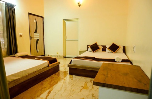 Sangameswarpet Hotel | Cliff Haven Homestay