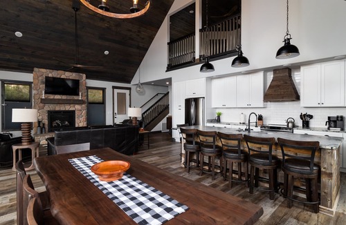 Orderville House | Cliffs Edge | Private hot tub | Zion NP