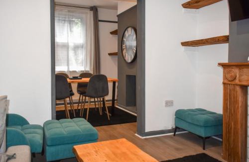 Exeter House | Cliffside Cottage