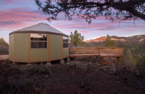 Glendale Cabin | Clifftop Mountain View Yurt. Hot Tub. Between Zion/Bryce #3