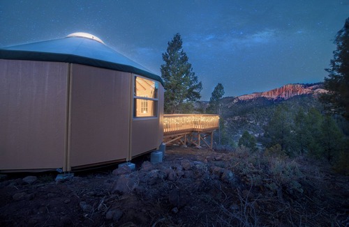 Glendale Cabin | Clifftop Mountain View Yurt. Hot Tub. Between Zion/Bryce #4