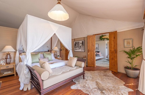 Langs Beach Cabin | Clifftops - luxury tented lodge, sweeping views & beach, 90 mins from Auckland