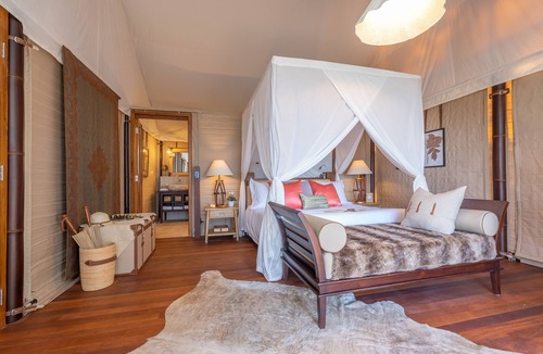 Langs Beach Cabin | Clifftops - luxury tented lodge, sweeping views & beach, 90 mins from Auckland