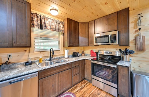Primrose Cabin | Cliffview Resort Lakefront 4BR, 3BTH- No Smoking/Pets. Fishing Dock, Game Rm.