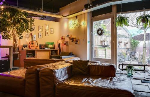 Nieuwmarkt en Lastage Hostel | ClinkMama