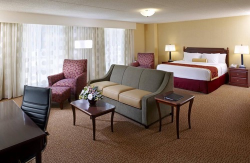 Tenafly Hotel | Clinton Inn Hotel & Event Center