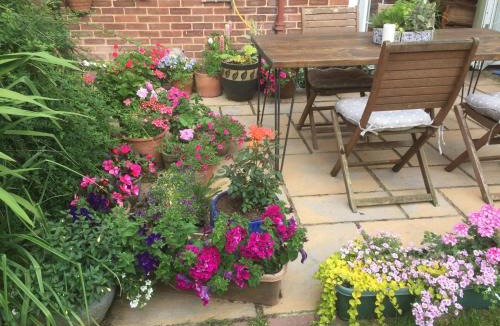 Bracknell House | Clinton's Green B&B
