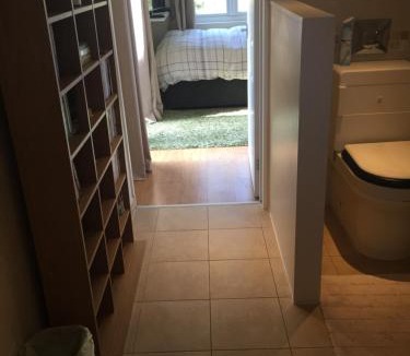 Bracknell House | Clinton's Green B&B