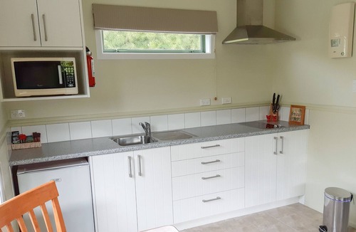 Clive Cottage | Clive Colonial Cottages - 300m from Bike trails