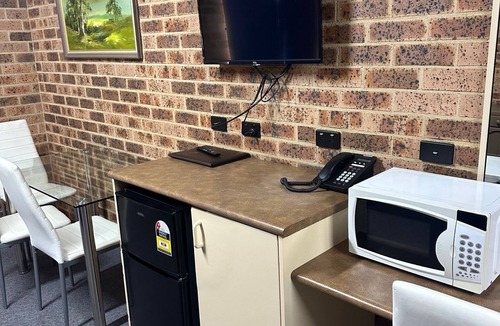 Coonabarabran Hotel | Clock Tower Motor Inn