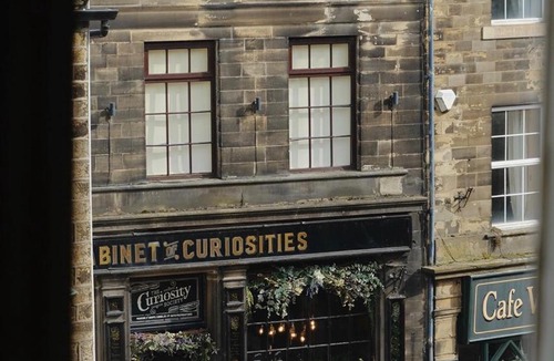 Haworth Apartment | Clock View - Haworth