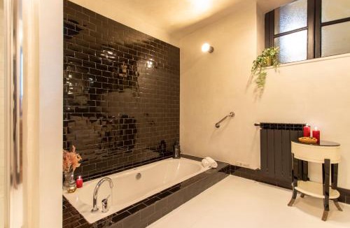 Rione XVI Ludovisi Apartment | Cloe Suite - A due passi da Villa Borghese