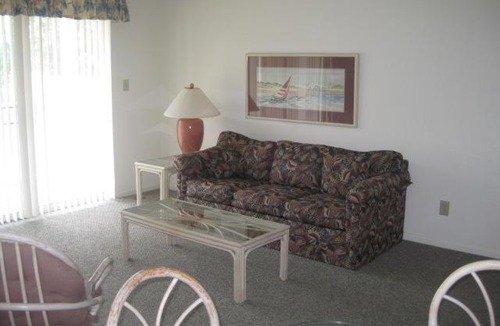 Colonial Charters Apartment | Clonial Charters 1B Condo