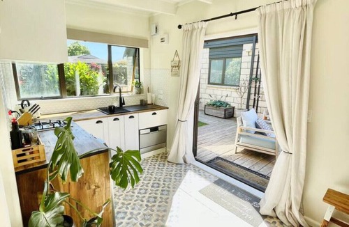 Harewood Cabin | Close to airport getaway