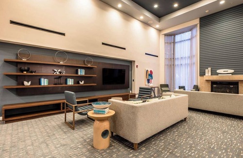 Richardson Hotel | Close to Eisemann Center for the Performing Arts! FREE Parking, Outdoor Pool!