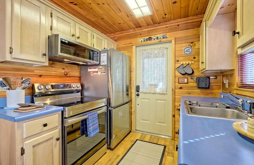 Sautee Nacoochee Cabin | Close to Everything! 3BR Sleeps 9 - King Bd - 5min Helen & Anna Ruby Falls