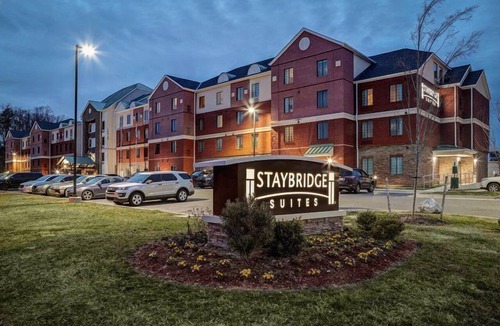Lanham Apartment | Close to Metro & Amtrak Station | 24 Hour Fitness Center + Free Breakfast
