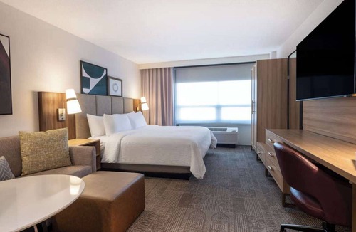 O'Hare Hotel | Close to O’Hare Airport + Free Breakfast & Shuttle