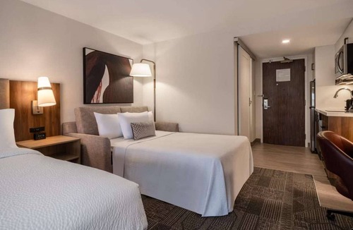 O'Hare Hotel | Close to O’Hare Airport + Free Breakfast & Shuttle
