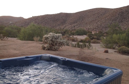 Joshua Tree Cottage | Close to park, 5 Acres, Hot Tub, near JT village