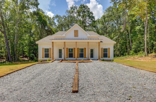 Millbrook Apartment | Close to Sports Complex: Modern Millbrook Duplex!