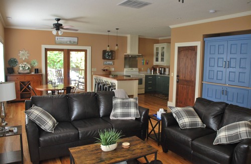 Sylva House | Close to Sylva and WCU, Privacy and Convenience