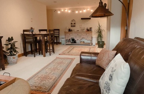 Eagle Apartment | Close to the slopes, mtb trails, views, local tips