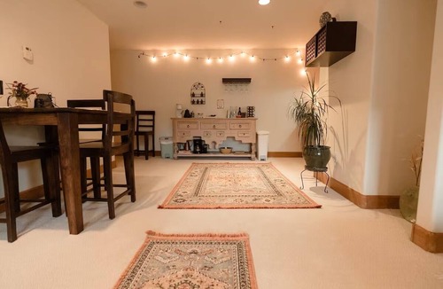 Eagle Apartment | Close to the slopes, mtb trails, views, local tips