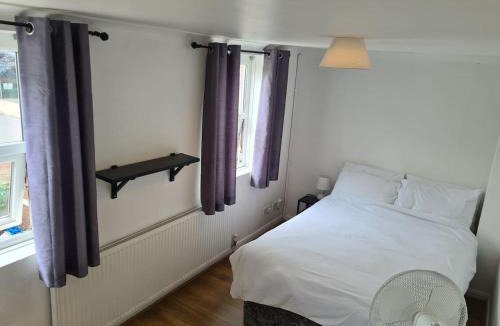 East Walworth House | Close To Tower Bridge Central London - 4 Bedroom House - 3 Bathrooms - Free Parking 3 Cars - Sleep 9