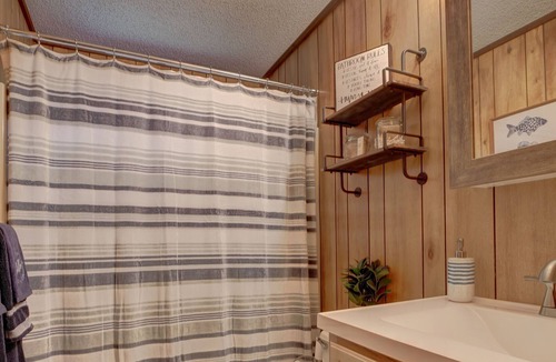 White Mills Cottage | CLOSE TO WALLENPAUPACK! 2 bedroom, 1 bath cottage