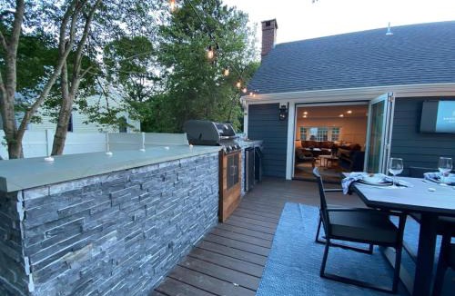 East Dennis House | Close2Beach, SpeakEasyBar,HotTub, PetsOK, Firepit