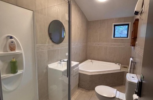 Closeburn House | Closeburn LakeView House