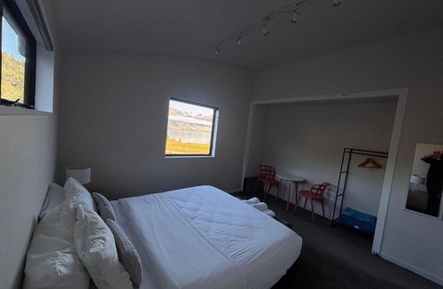 Closeburn House | Closeburn LakeView House