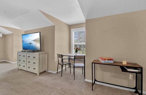 Chuluota Apartment | Cloud 9 - Cozy studio with WiFi, AC in charming Chuluota, FL