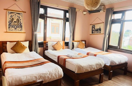 Madhyapur Thimi Hotel | Cloud 9 Garden